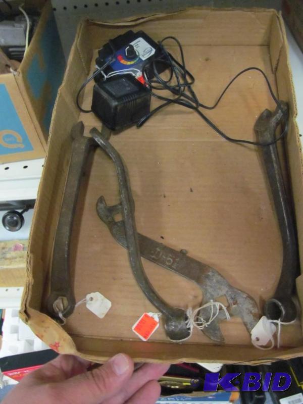 lot 31 image: lot of vintage tools