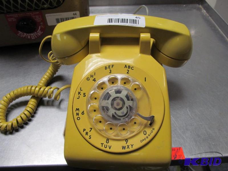 lot 45 image: Ma bell - Bell Systems rotary phone  yellow