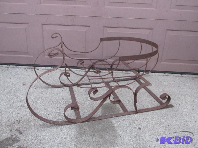 lot 33 image: Metal Sleigh - needs a Little TLC