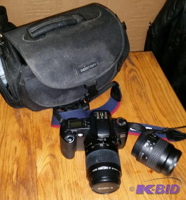 CANON EOS Rebel G SLR 35mm Camera with case a...