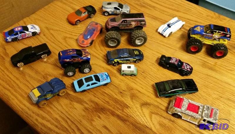 Large Lot of Vintage Matchbox cars...