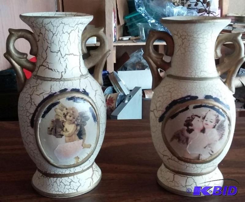 Pair of vintage vase, great graphics...