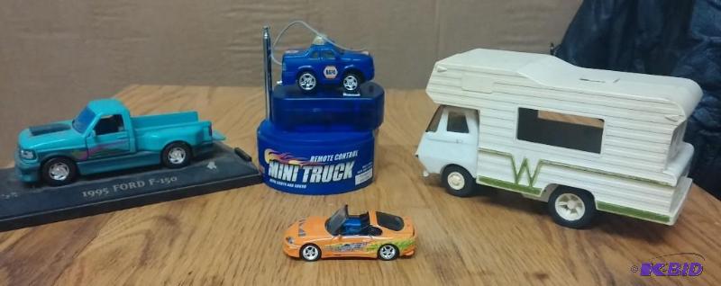 Large Lot of Collectable Metal Cars and Small...