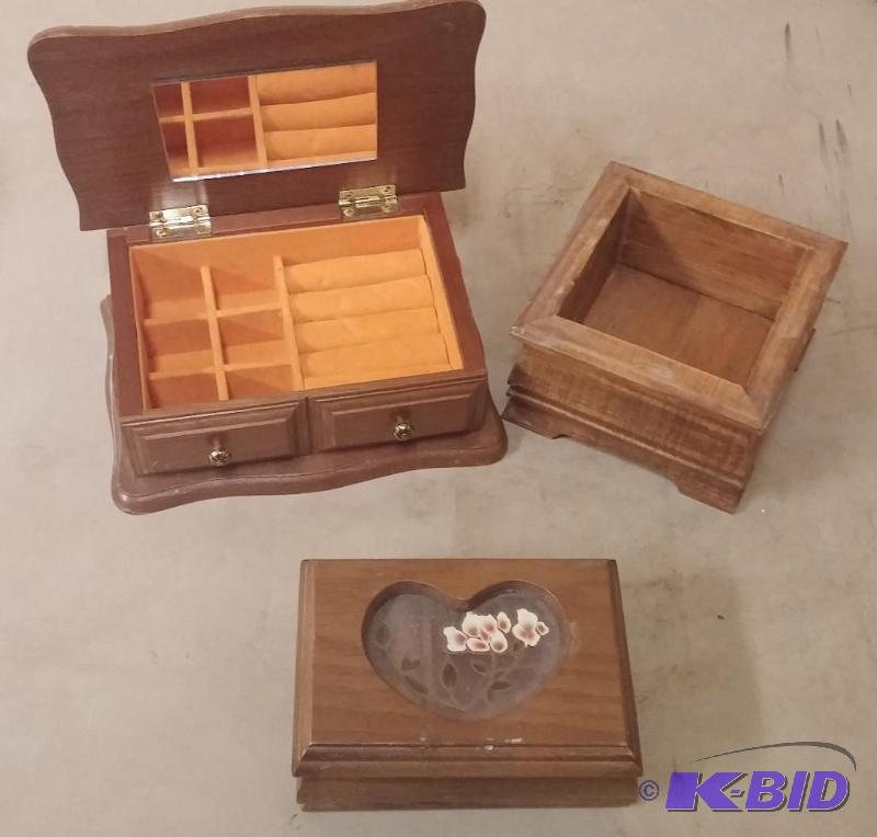 Lot of small wooden Jewelry Boxes...