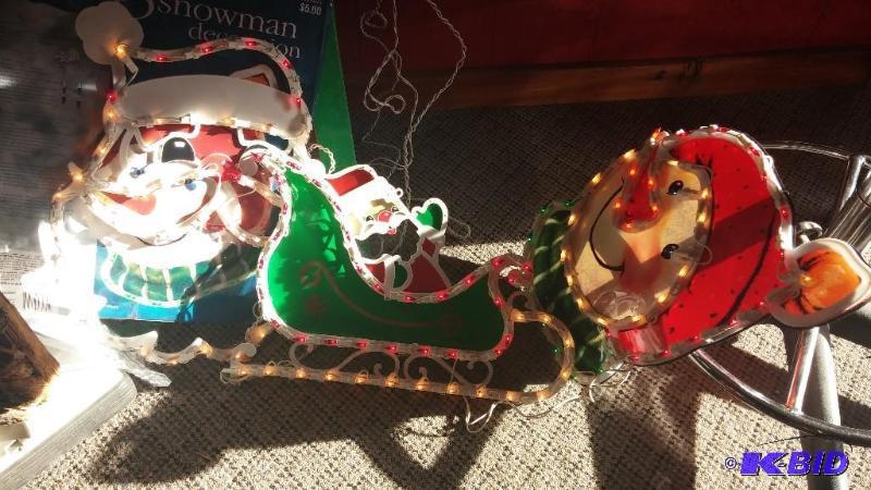 lot 14 image: Light-Up Christmas Signs as shown, work...
