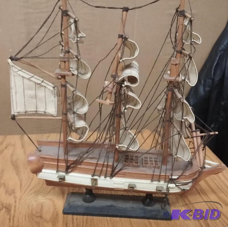 lot 2 image: 12" Wooden Clipper Ship...