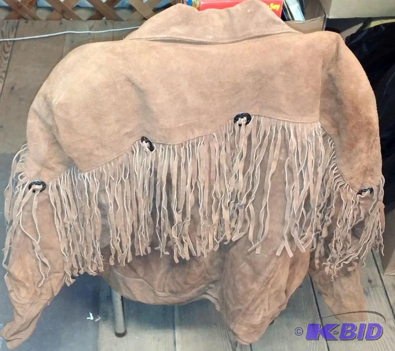 lot 51 image: Womans Size 16 Brown Suede Leather Fringed J...