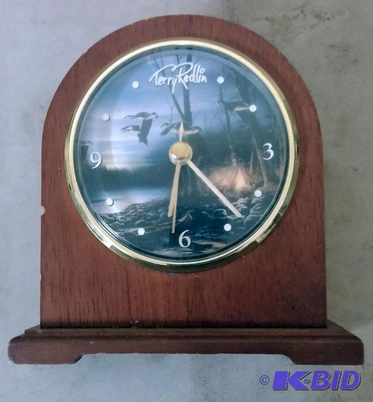 lot 55 image: Small Terry Redlin Mantle Clock...