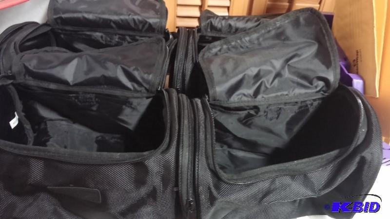lot 67 image: Lot of 4 NEW Razor Mens Toiletry Bag...