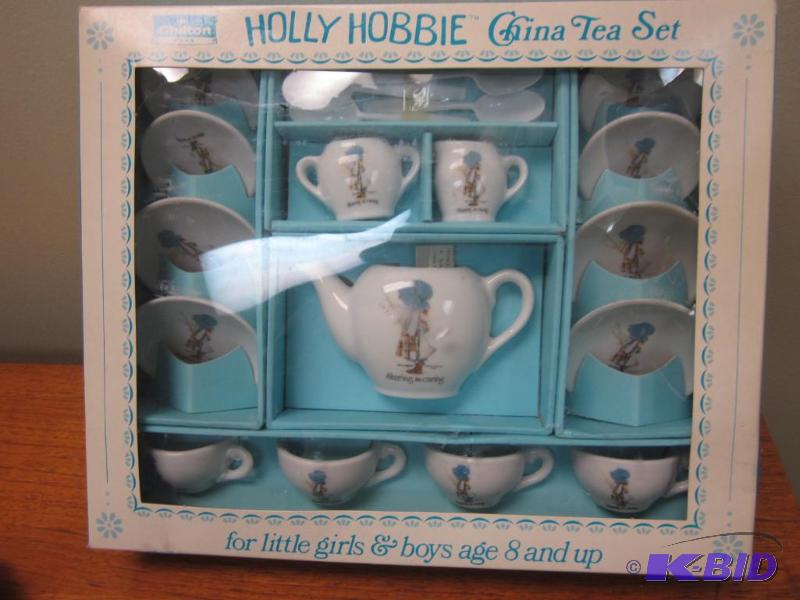 lot 50 image: Chilton Toys vintage 1970s Holly Hobbie Chin...