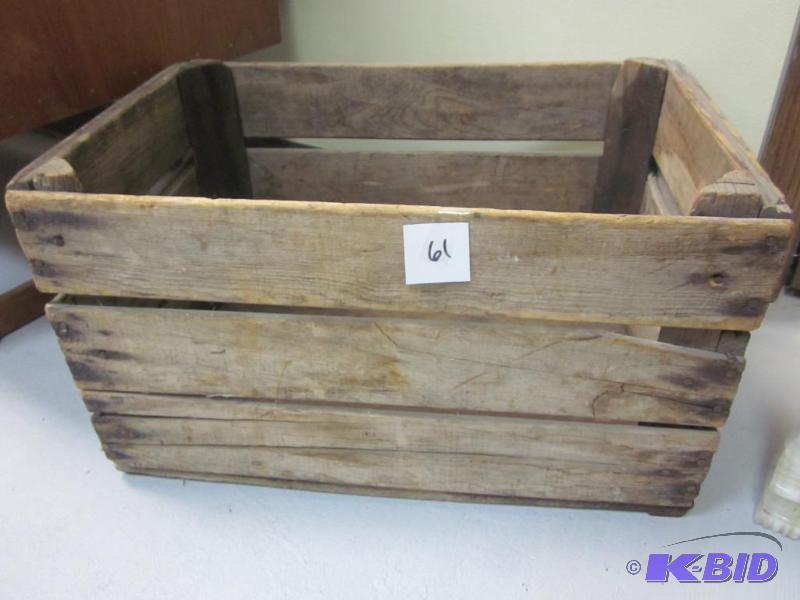 lot 61 image: Antique wooden crate box, faded ink, (2) crow...