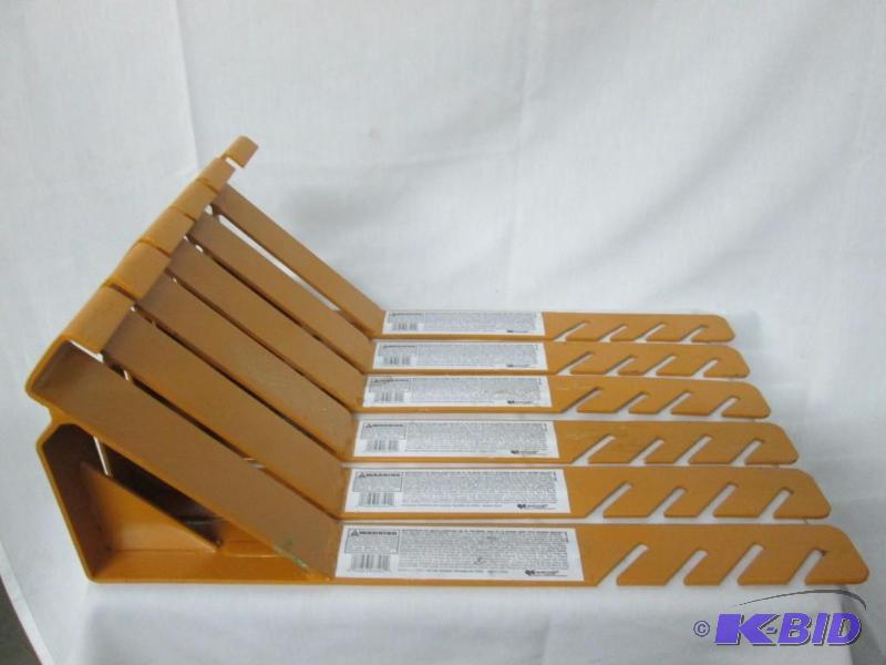 lot 16 image: 6 Roofing Brackets