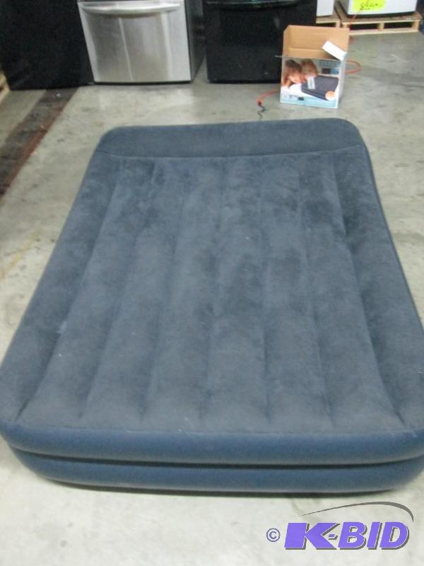 lot 30 image: Intex Queen Raised Airbed