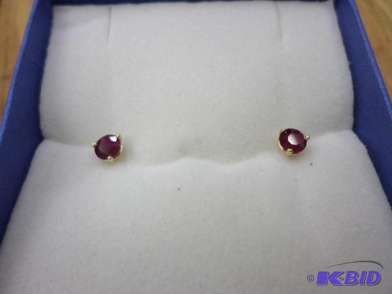 .44ct tw Ruby 14 kt yellow gold earrings. Sug...