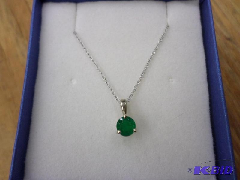 .27ct Emerald 14kt white gold pendant, with a...