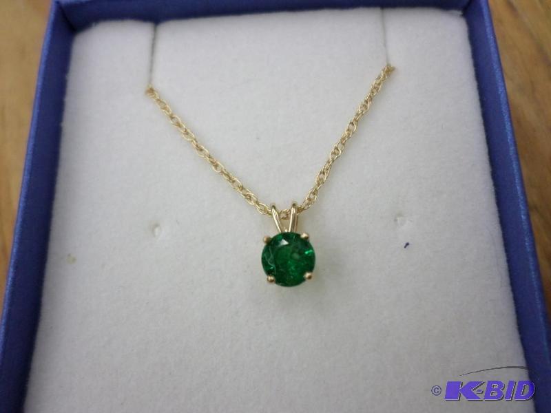 .42 ct Emerald 14kt yellow gold pendant, with...