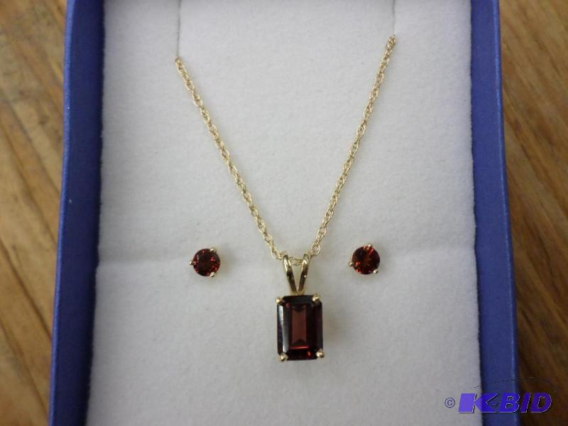 3 Pc set, 1.42ct Emerald Cut Garnet 14kt yell...
