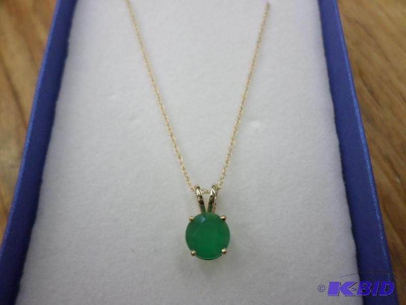 6mm Green Chalcedony 14kt yellow gold pendant...