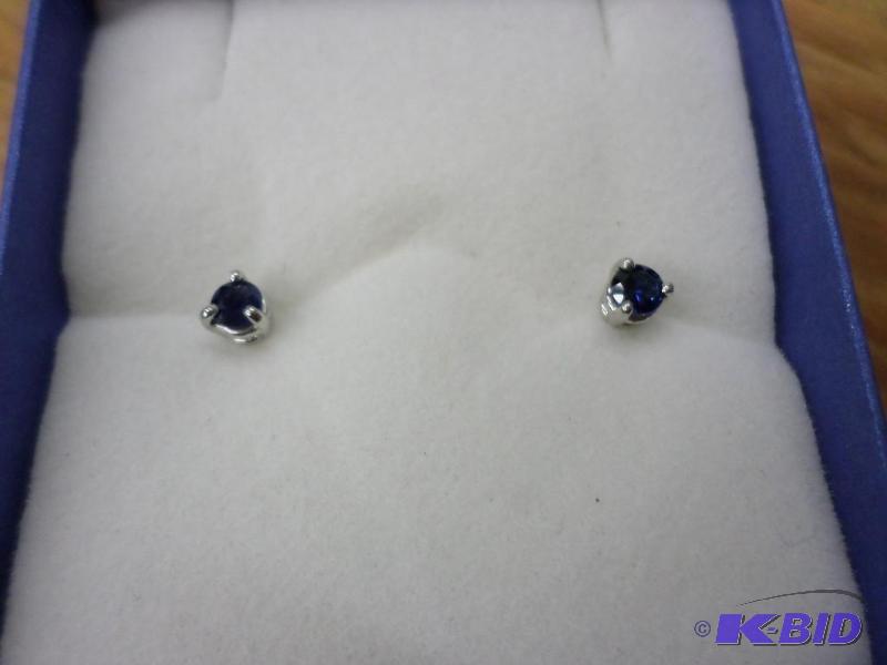 Approx 13 ct tw blue Sapphire earrings in pl...