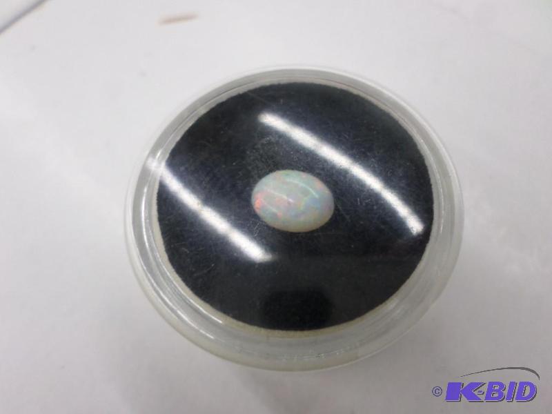 loose oval Opal .83ct...