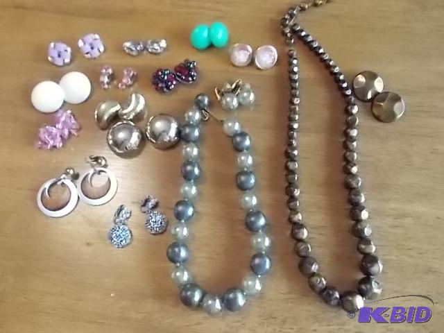 Lot Of Vintage Jewelry 2-Necklace &amp Earr...