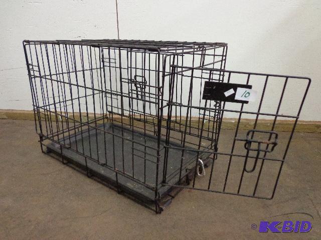 lot 10 image: Pet Kennel   Small  13" Wide  16" T...