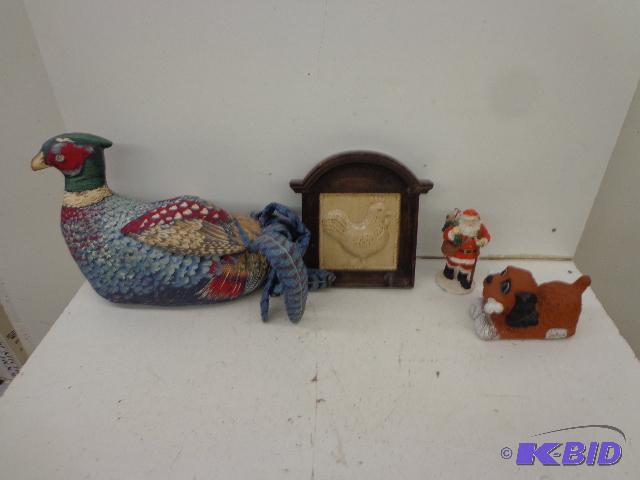 lot 111 image: Accent Pillow and More   Pheasant Pillow  Rub...
