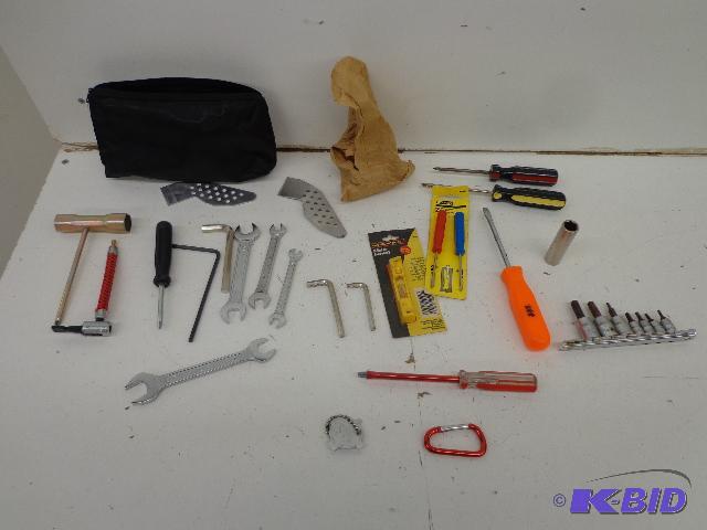 lot 138 image: Lot of Various Tools   Torque Set  Standard a...