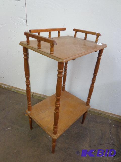 lot 25 image: Old Table   Small  26" Tall  12" x ...