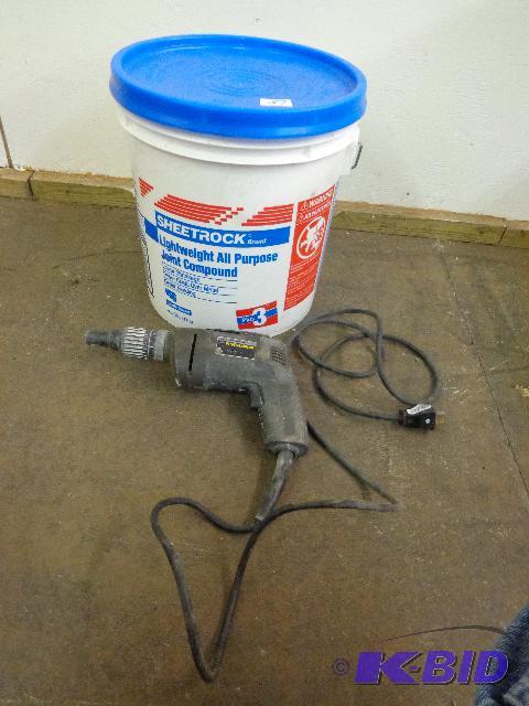 lot 27 image: Screw Gun Drill   Black and Decker Profession...