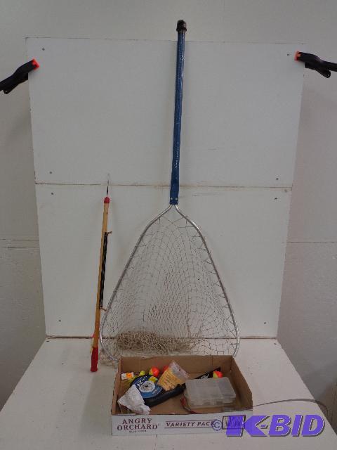 lot 34 image: FishermanFisherwomens Fancy   Ice Stick  Lu...