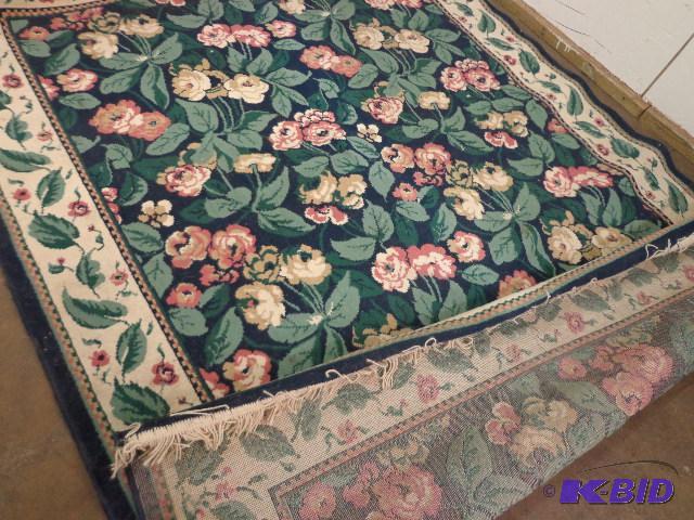 lot 4 image: Room Rug   Floral Pattern  Fringed  Nice Colo...