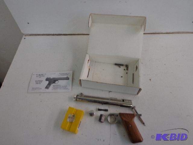 lot 52 image: CO2 Pellet Gun   Benjamin Sheridan CO2 Pellet...
