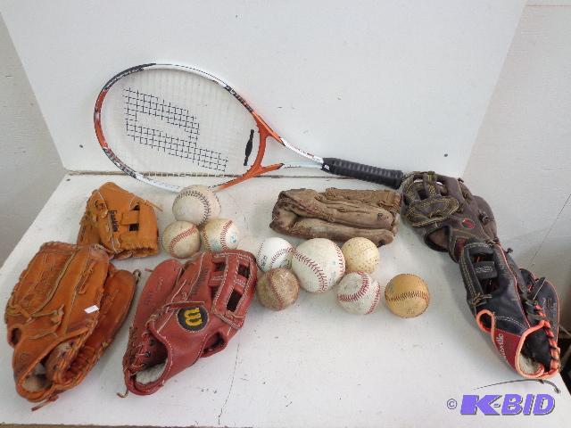 lot 76 image: GlovesMitts   6 Gloves in all  5 Left Hand  ...