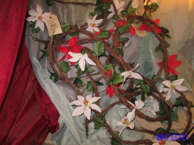 Red and white flowered Garland 6 ft. qty....