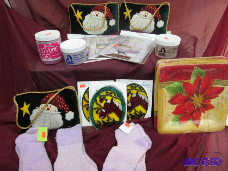 5 pkg. Paper christmas plates, 3 pair cozy so...