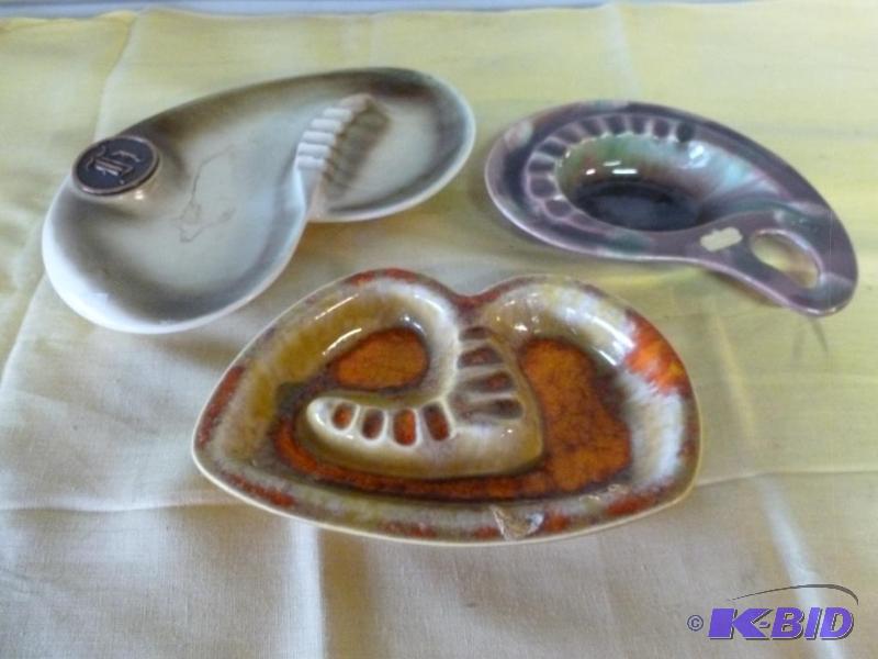 lot 105 image: Lot of three vintage porcelain ashtrays, Roya...
