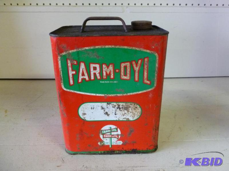 lot 109 image: Vintage Farm-Oyl&nbsp2 gallon metal oil can,...