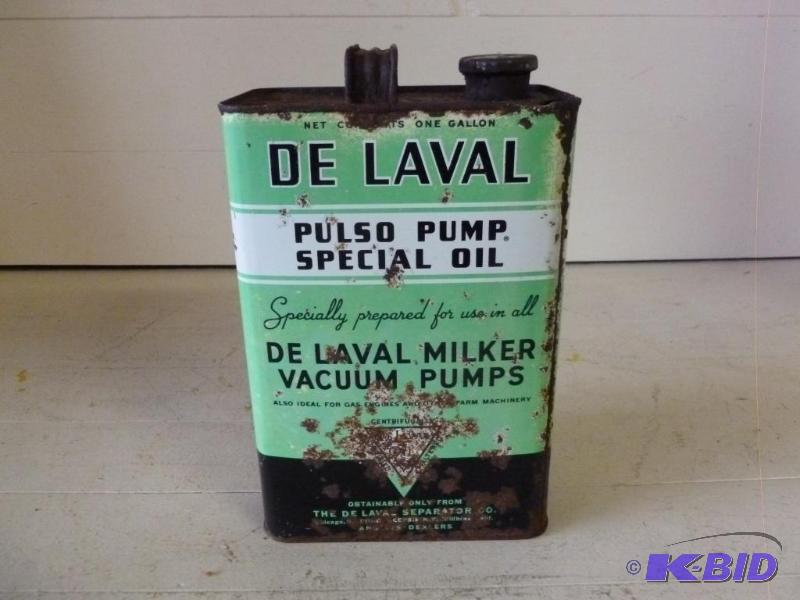 lot 110 image: Vintage DeLaval one gallon metal pulso pump o...