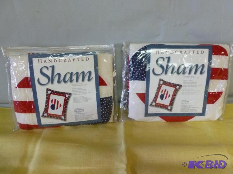 lot 118 image: Lot of two JcPenney Home Collection&nbsppatr...