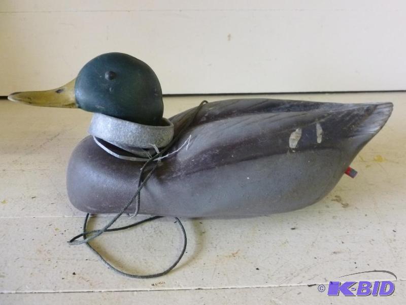 lot 130 image: Vintage Neumann & Bennetts - Plasti Duk a...