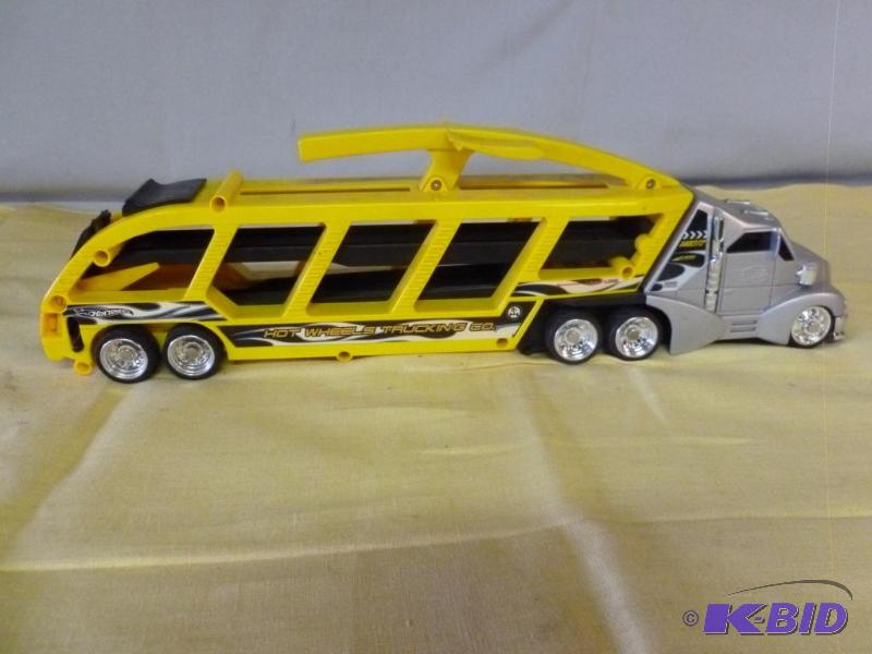 lot 171 image: Large Hot Wheels heavy gage plastic semi truc...