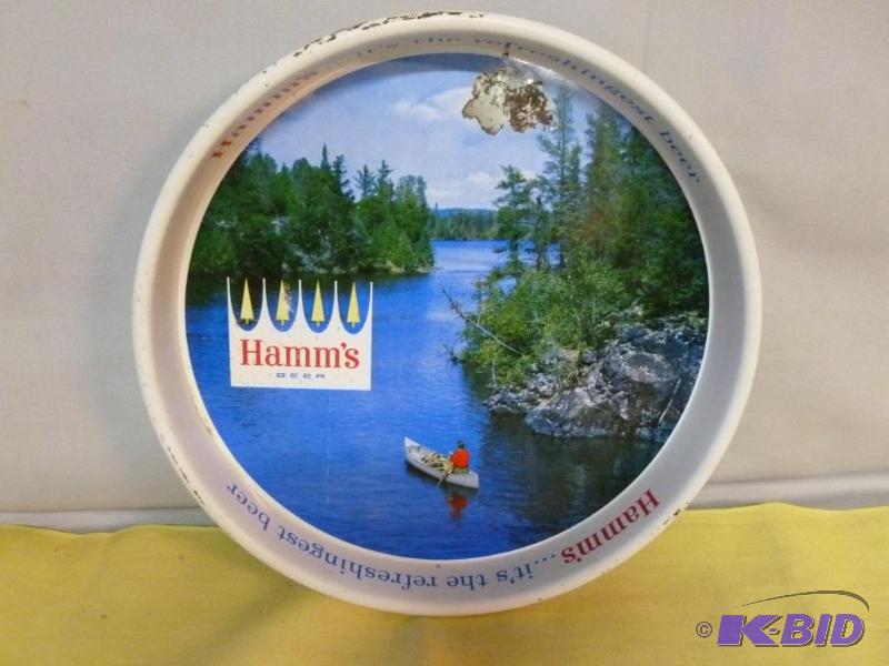 lot 19 image: Vintage Hamms metal serving tray that measur...