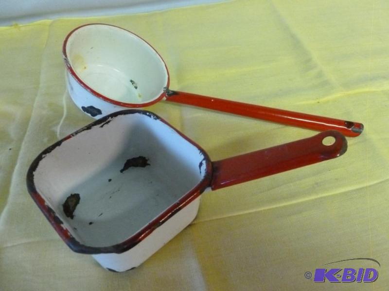 lot 202 image: Lot of two vintage red and white enamelware i...
