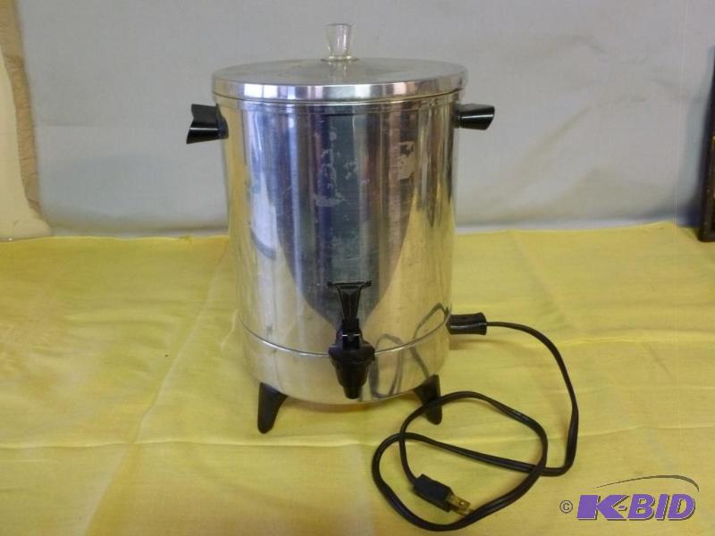 lot 206 image: Large 25 cup peculator coffee pot, tested and...