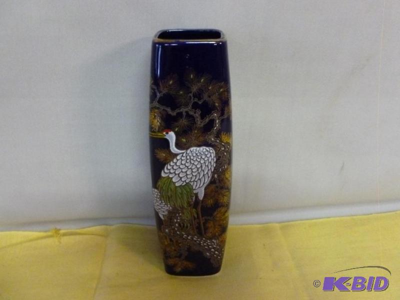 lot 209 image: Beautiful hand painted porcelain vase that me...