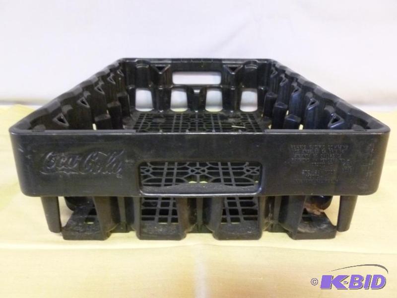 lot 40 image: Collectible Coca-Cola plastic soda case....