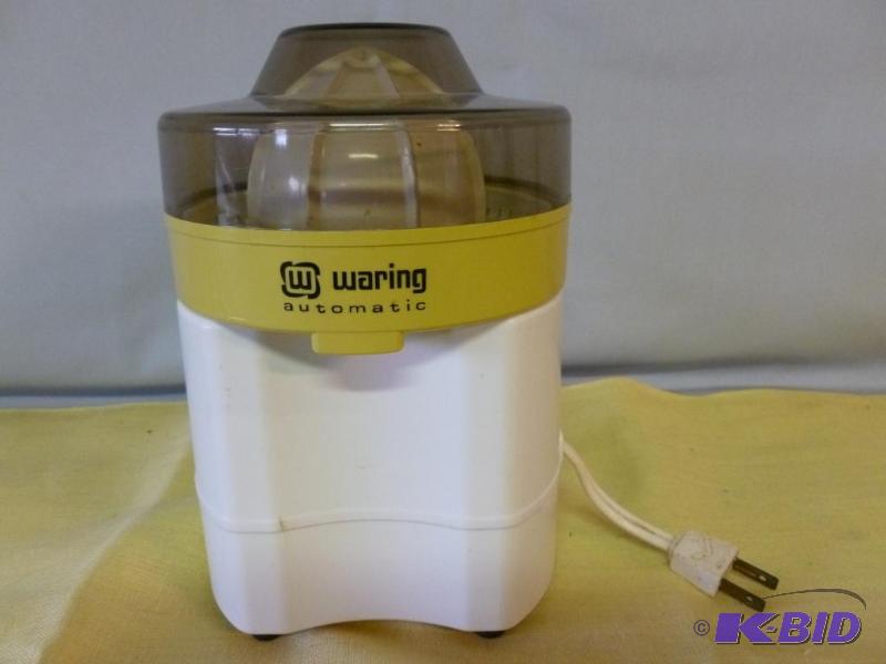 lot 65 image: Waring automatic electric juicer, tested and ...