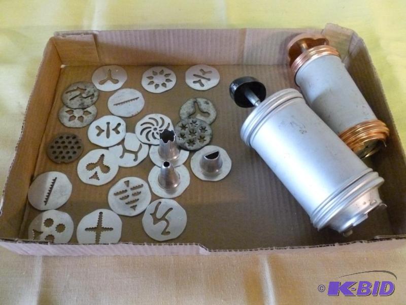lot 70 image: Lot of two cookie presses....