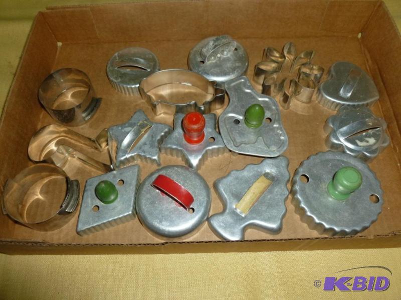 lot 71 image: Large lot of vintage aluminum cookie cutters ...